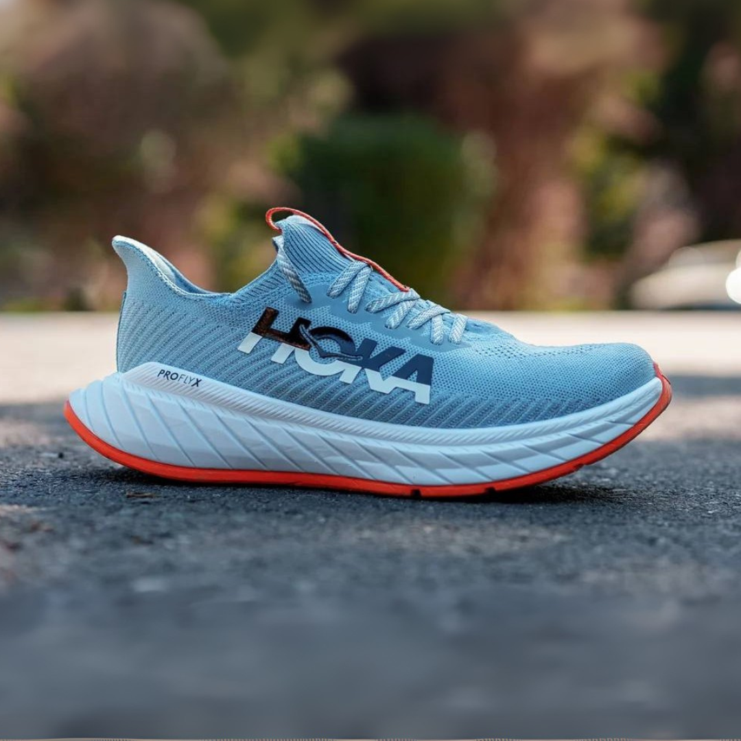 Hoka Carbon X3™ – Bleu Vibrant avec Rouge Impactant