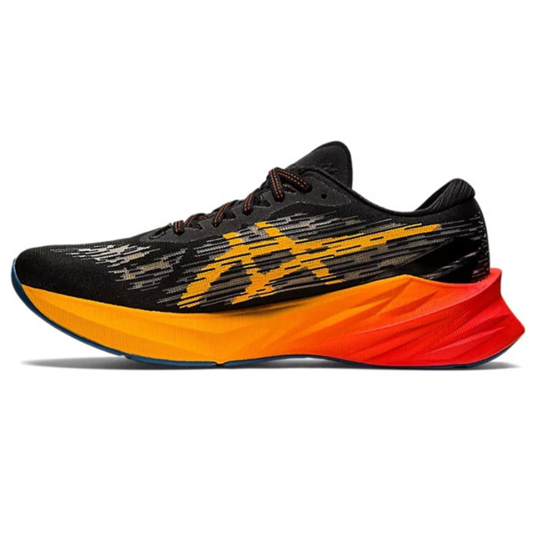 Asics Novablast 3™ – Noir avec Rouge et Orange