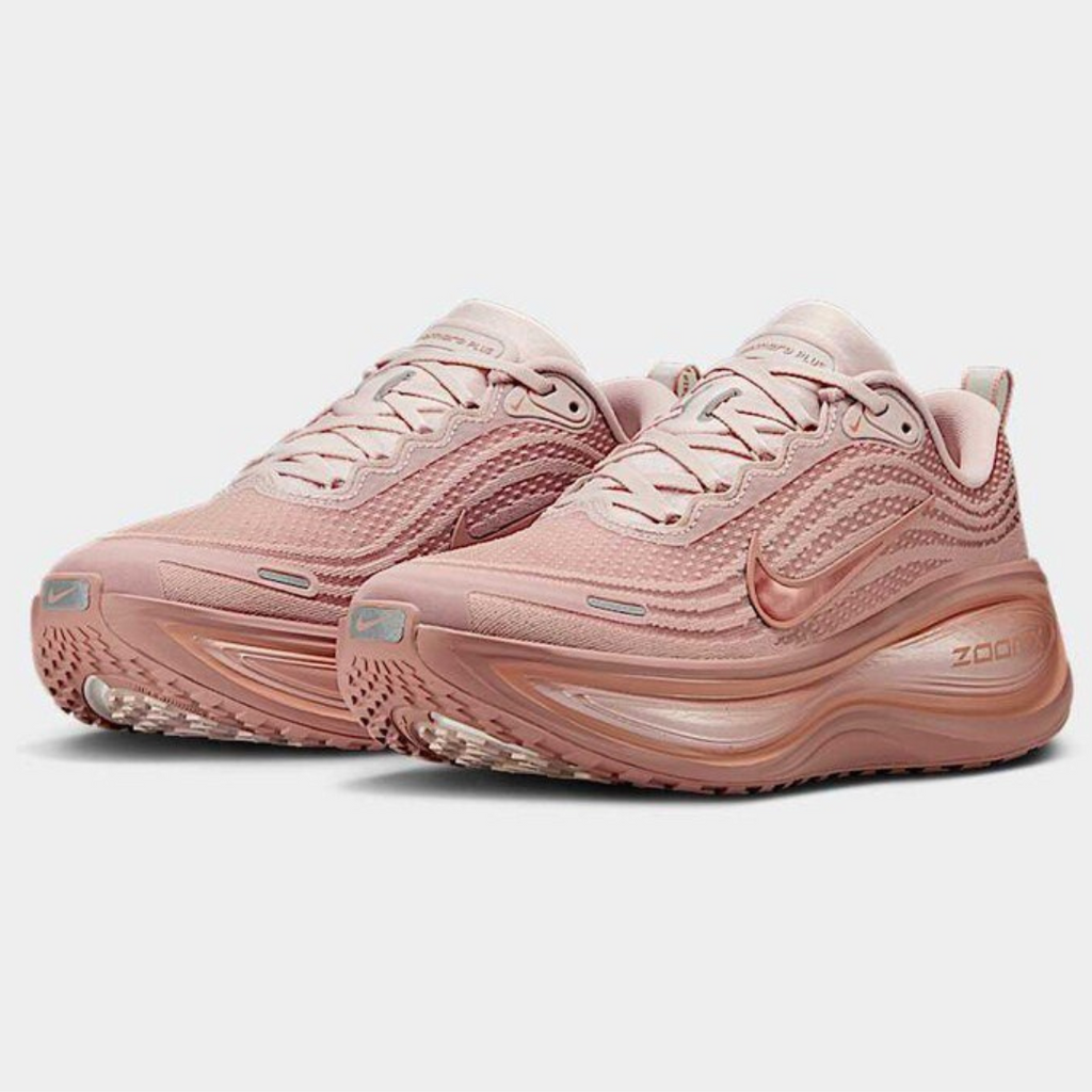 Nike Vomero Plus™ – Édition Rose Pulse