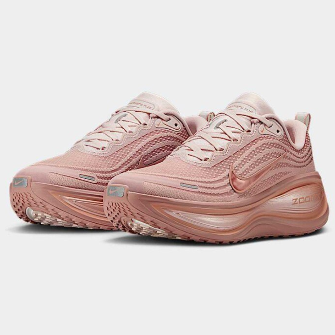 Nike Vomero Plus™ – Édition Rose Pulse