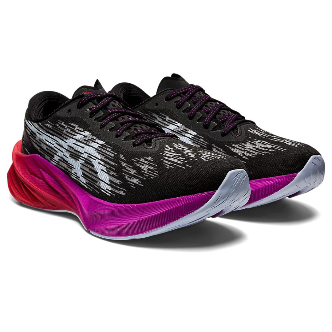 Asics Novablast 3™ – Noir avec Violet et Rouge