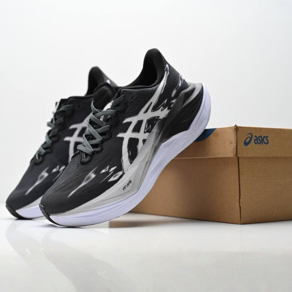 Asics Superblast 2 Unisexe™ – Noir avec Blanc et Gris