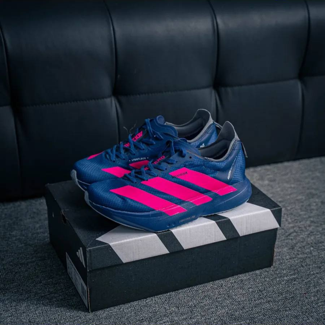 Adidas Adizero Adios Pro 4™ – Bleu marine avec rose