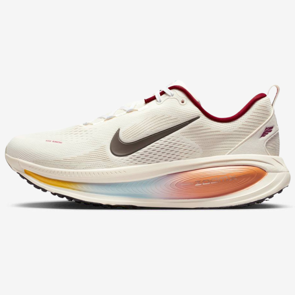Nike Vomero 18™ – Blanc Luminescent/Rouge Bordeaux Cramoisi