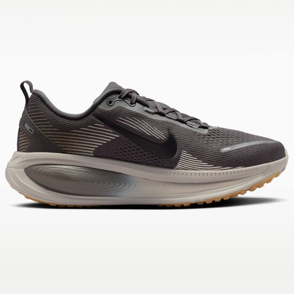 Nike Vomero 18™ – Dark Steel/Desert Sand