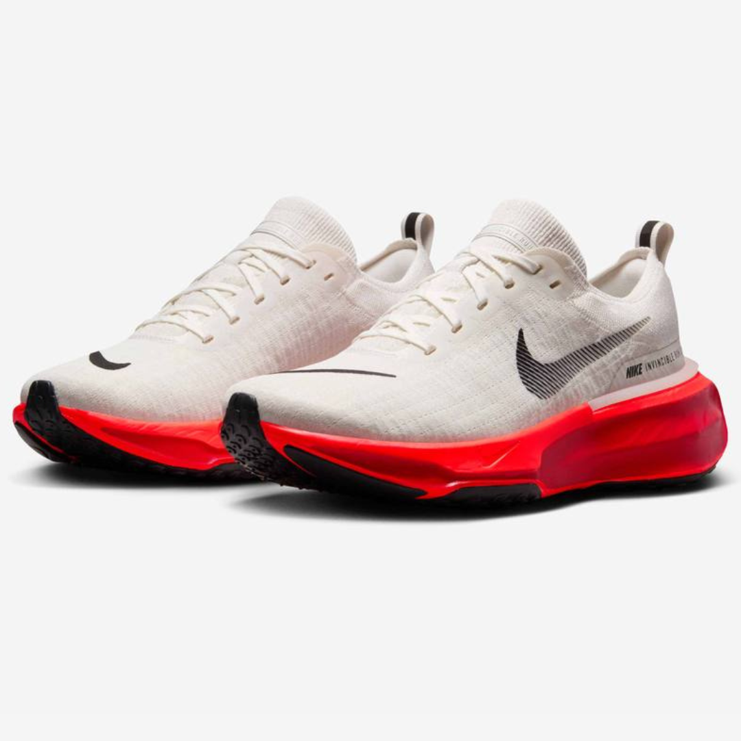 Nike ZoomX Invincible Run 3™ – Blanc Charge avec Cramoisi Néon