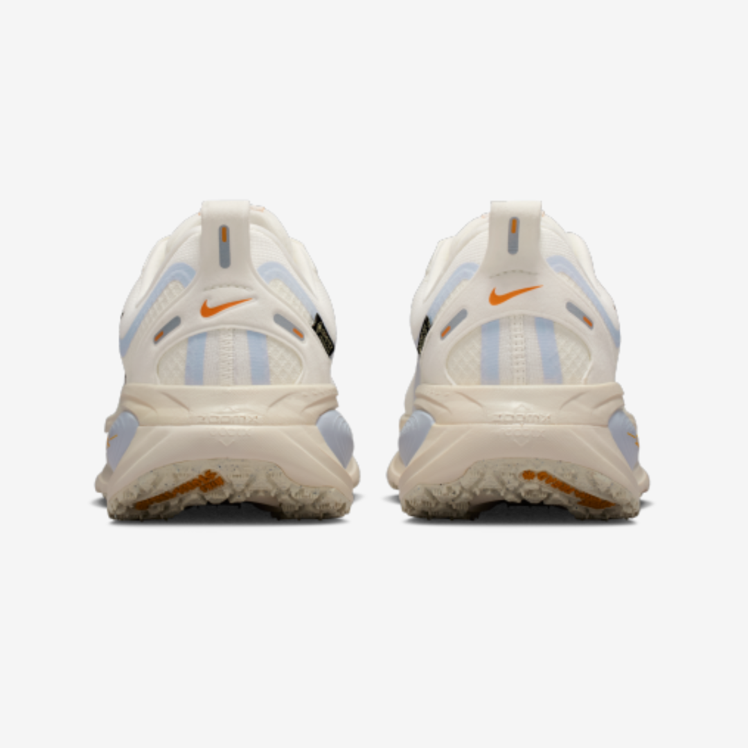 Nike Vomero 18™ – Sable du désert avec Gris acier