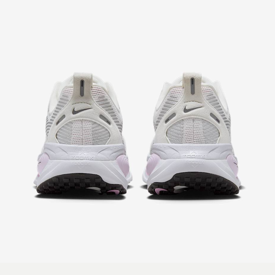 Nike Vomero 18™ – Gris acier/Rose tendre