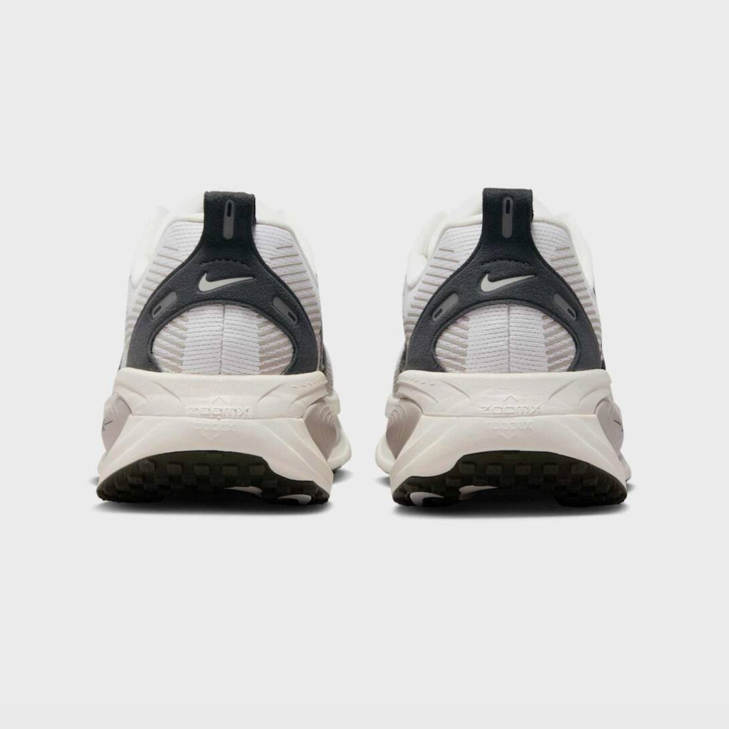 Nike Vomero 18 Run Pack™ – Édition Triple Blanc