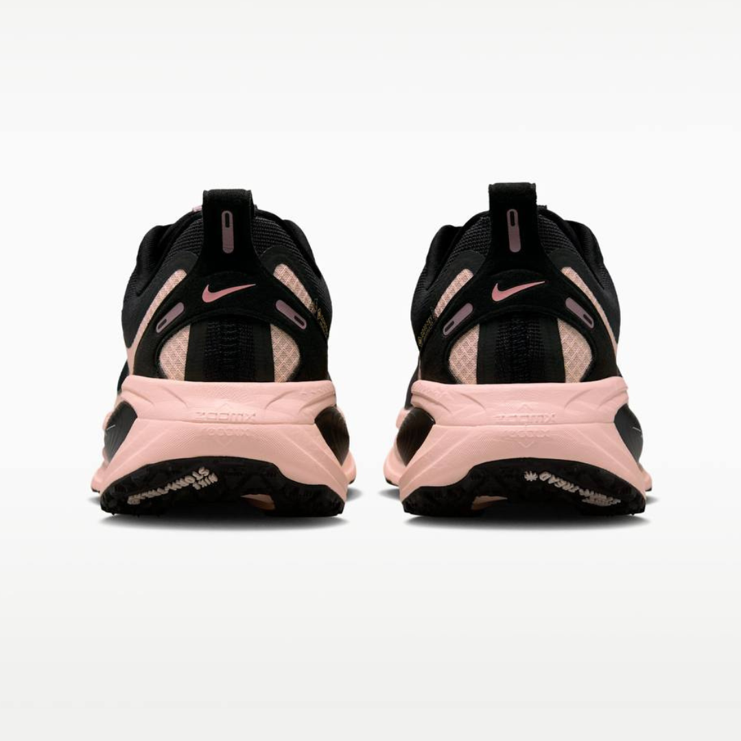 Nike Vomero 18™ – Black Shadow/Rose doux