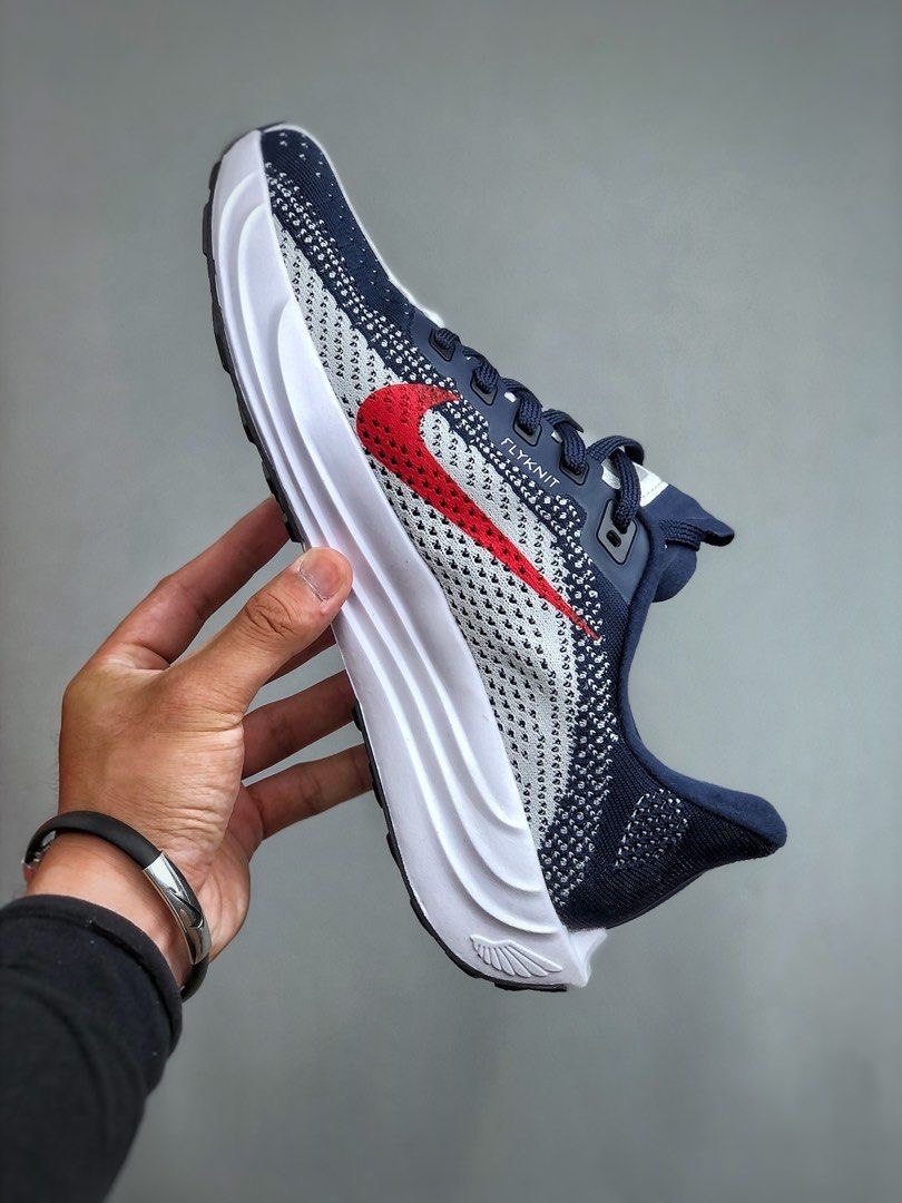 Nike Air Zoom Pegasus Plus™ – Bleu Marine/Blanc