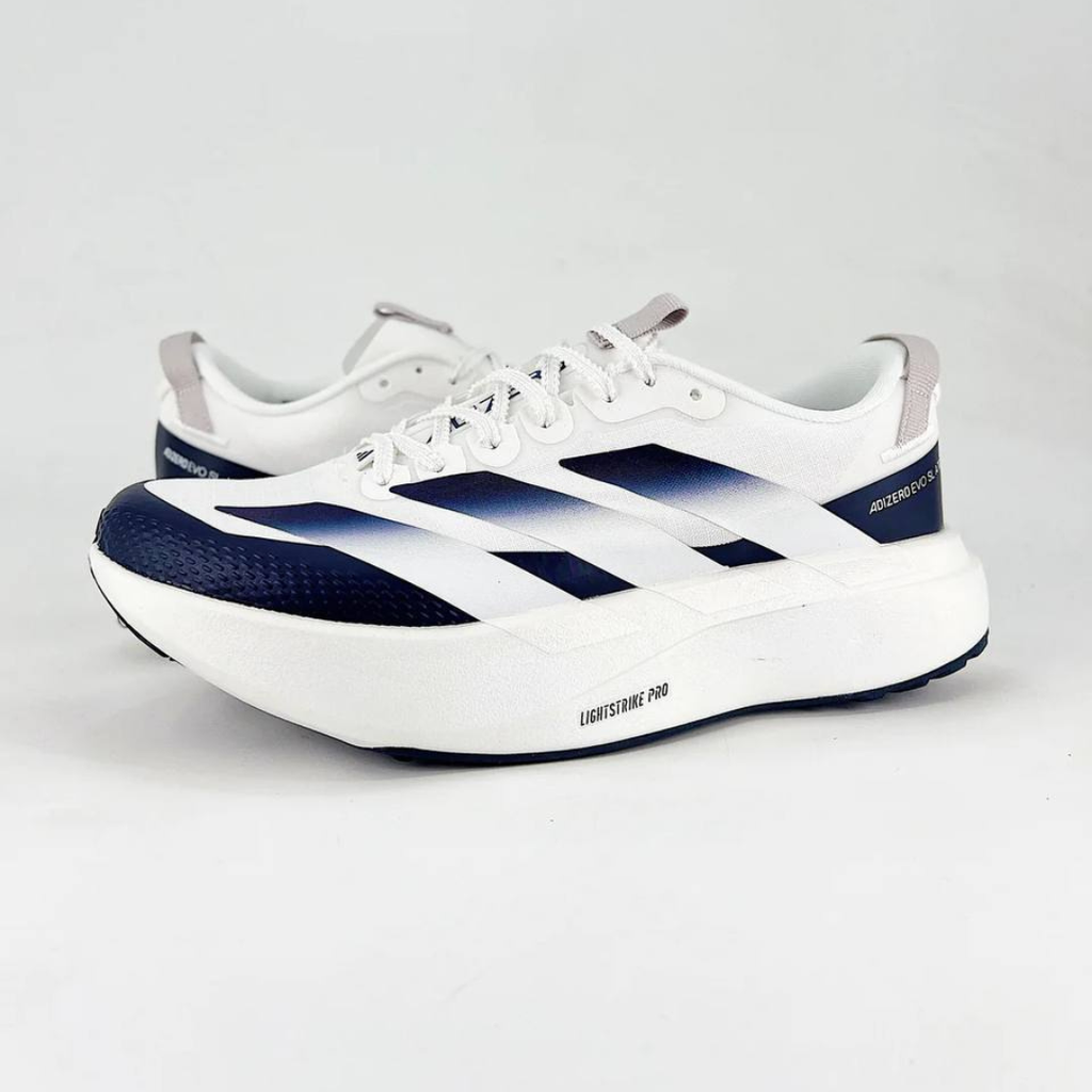 Adidas Adizero EVO SL ATR™ – Blanc et bleu marine