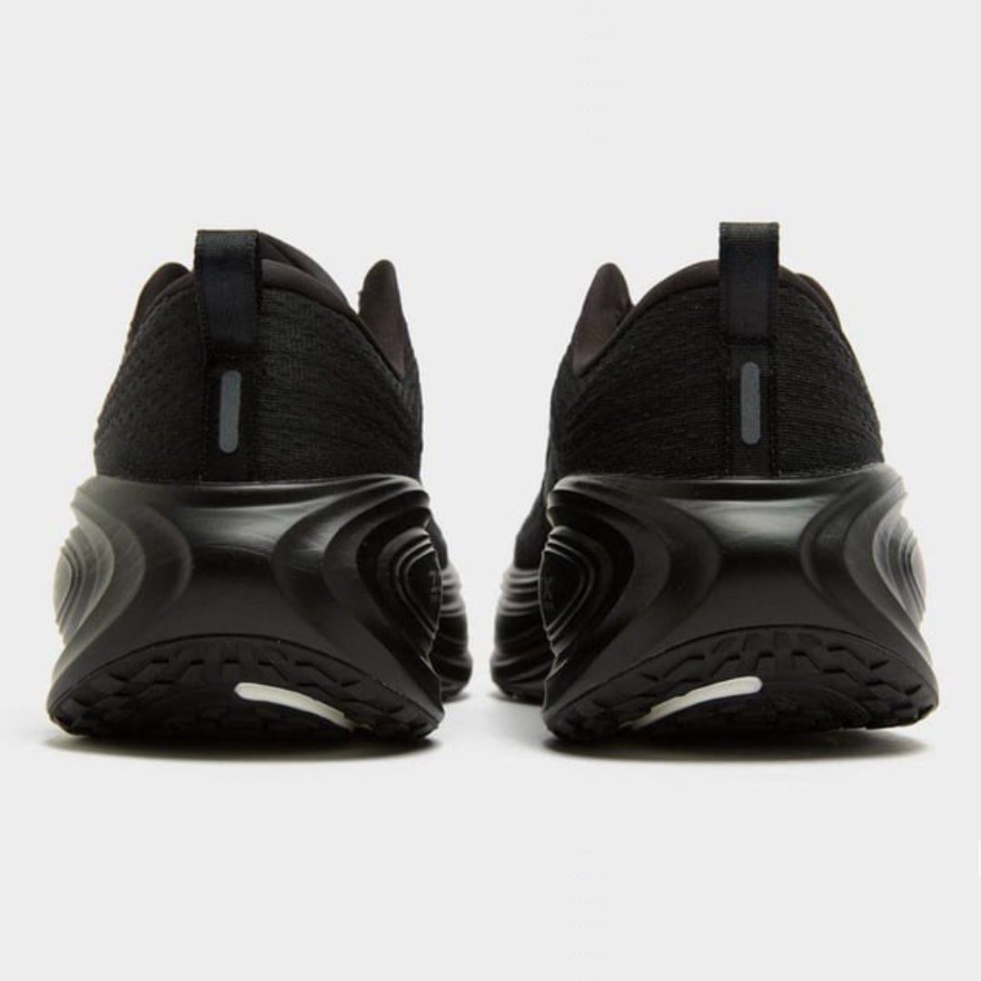 Nike Vomero Plus™ – Édition Triple Black