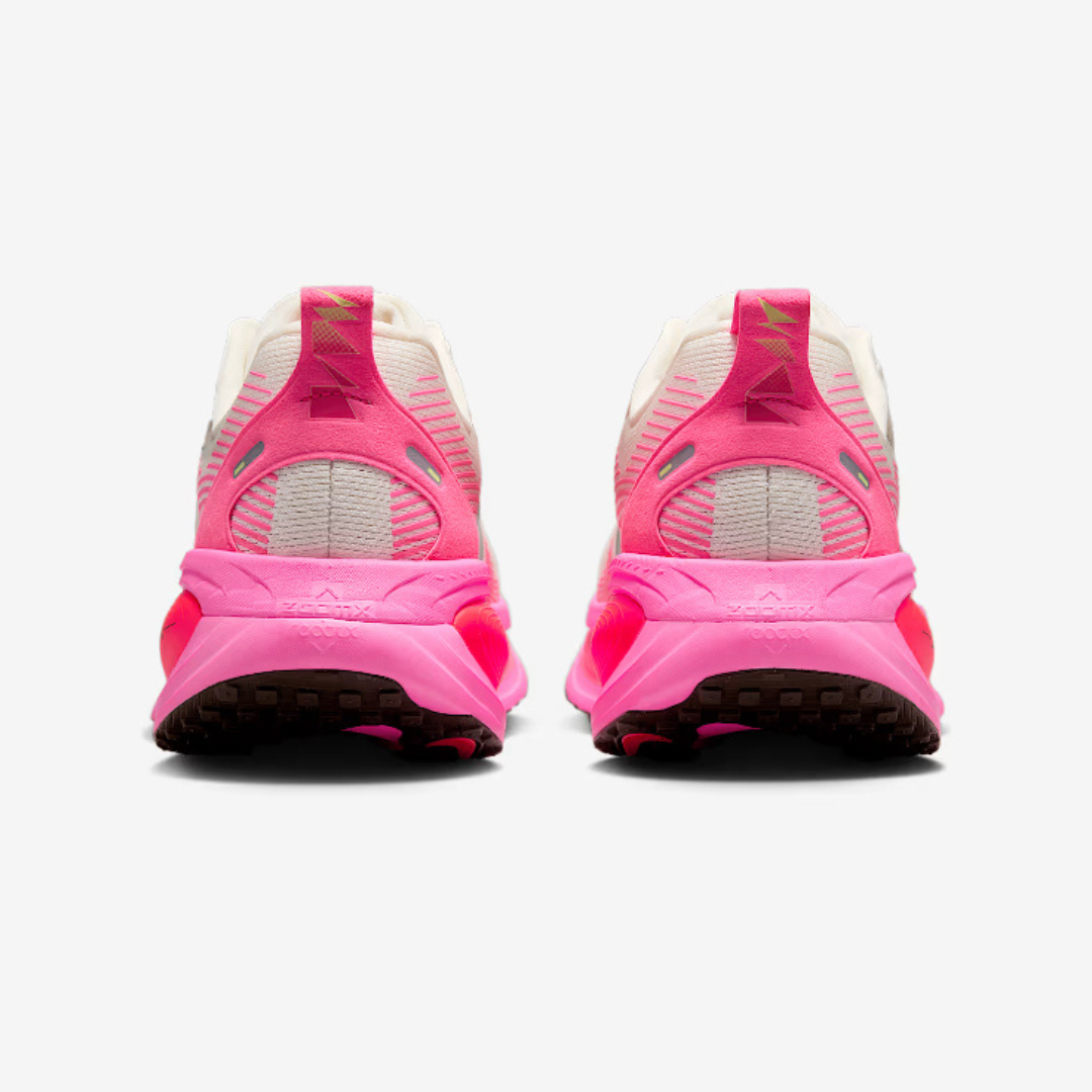 Nike Vomero 18™ – Rose Glow/Desert Sand