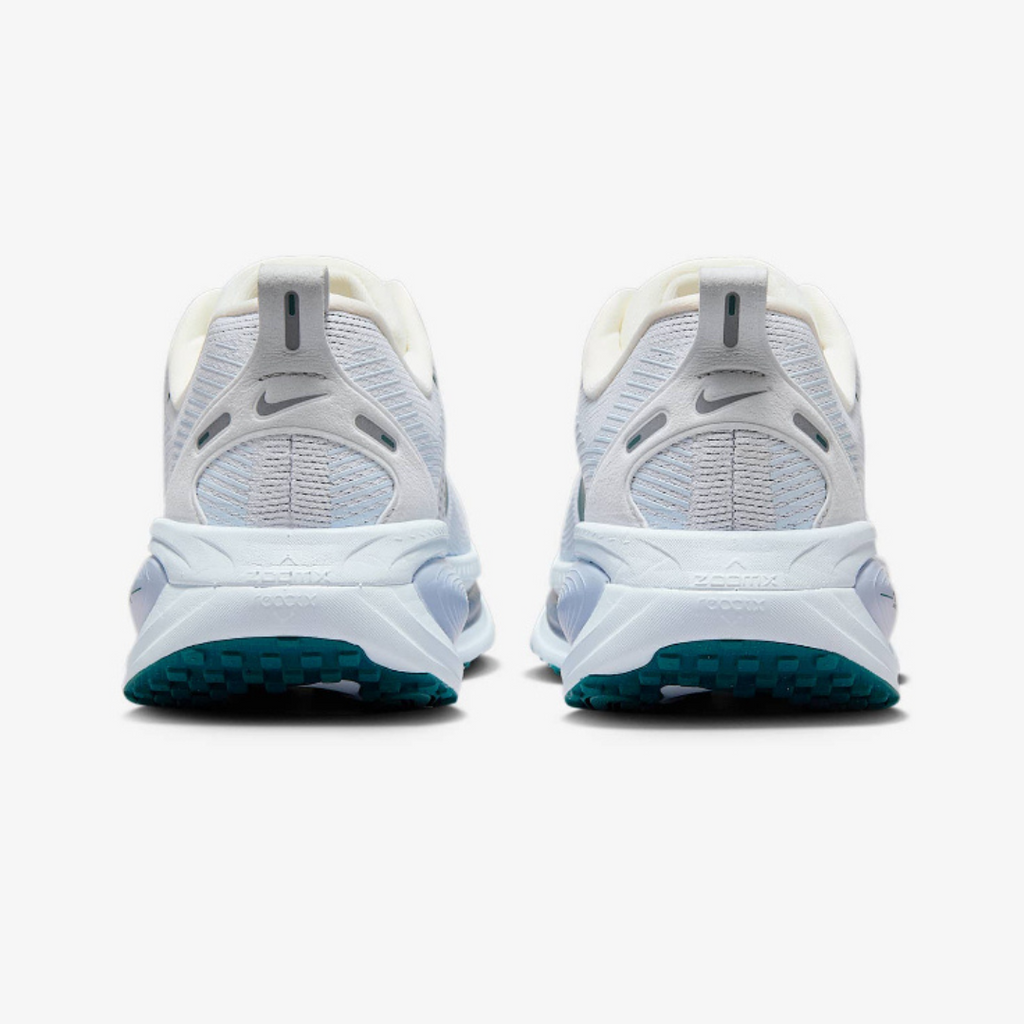 Nike Vomero 18™ – White Glow w/ Green Strike