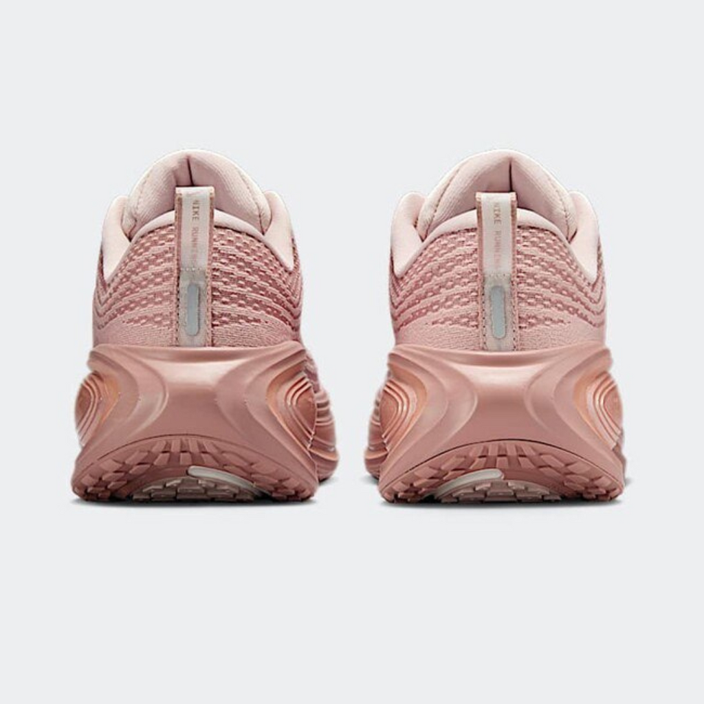 Nike Vomero Plus™ – Édition Rose Pulse