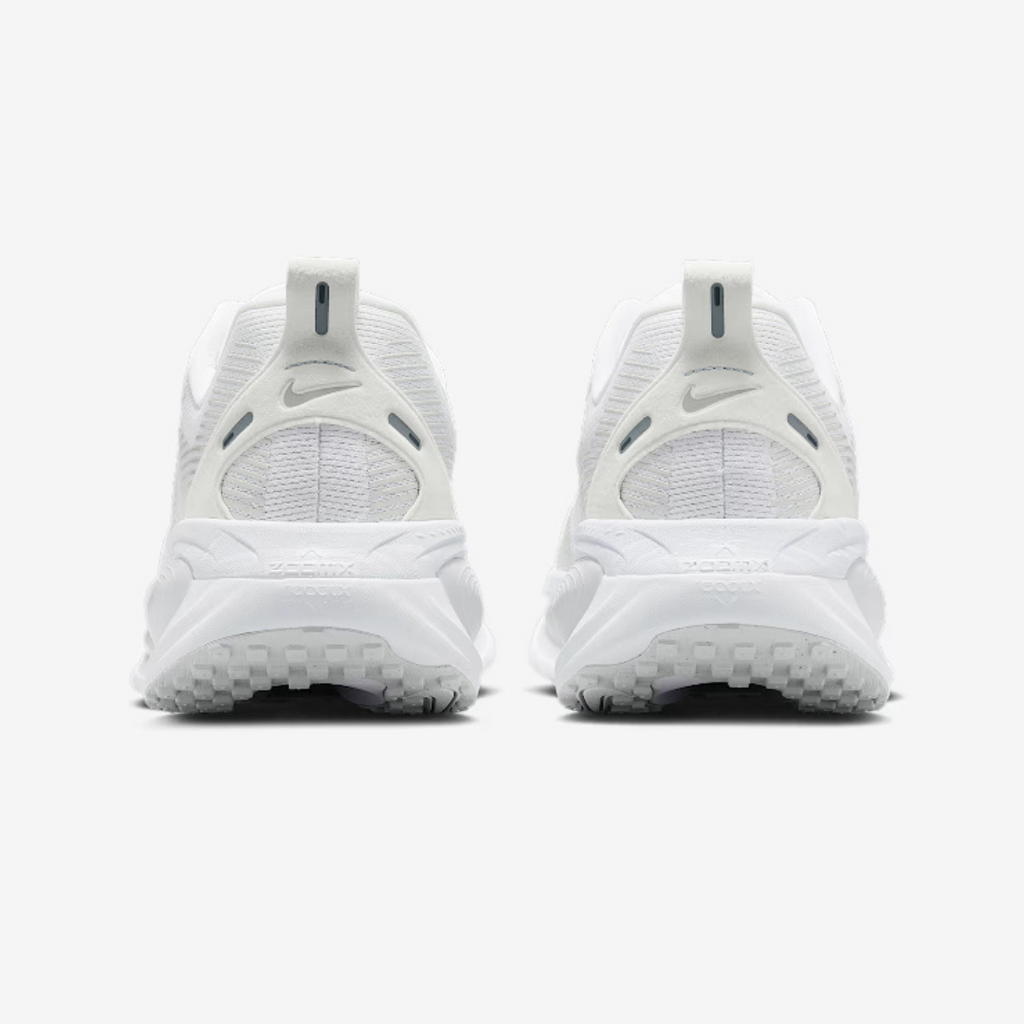 Nike Vomero 18™ – Édition Triple White