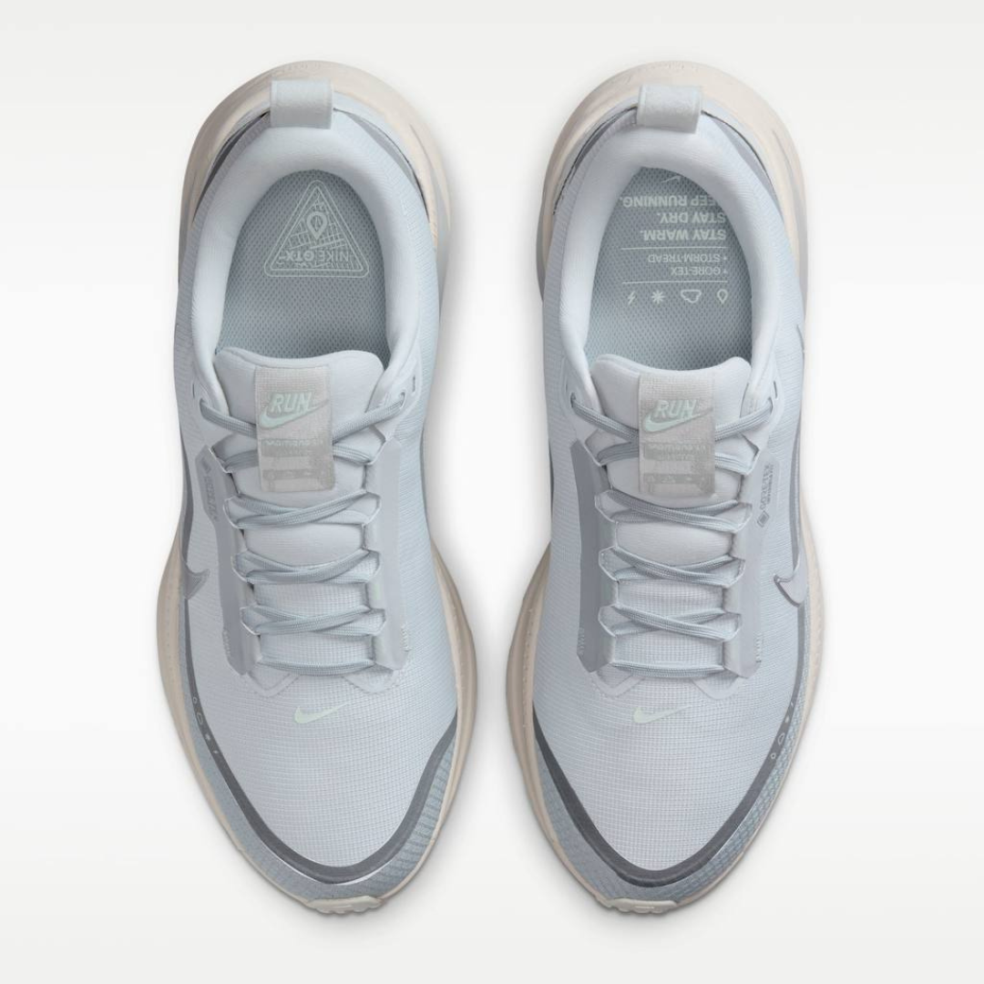 Nike Vomero 18™ – Édition Gris Métallisé