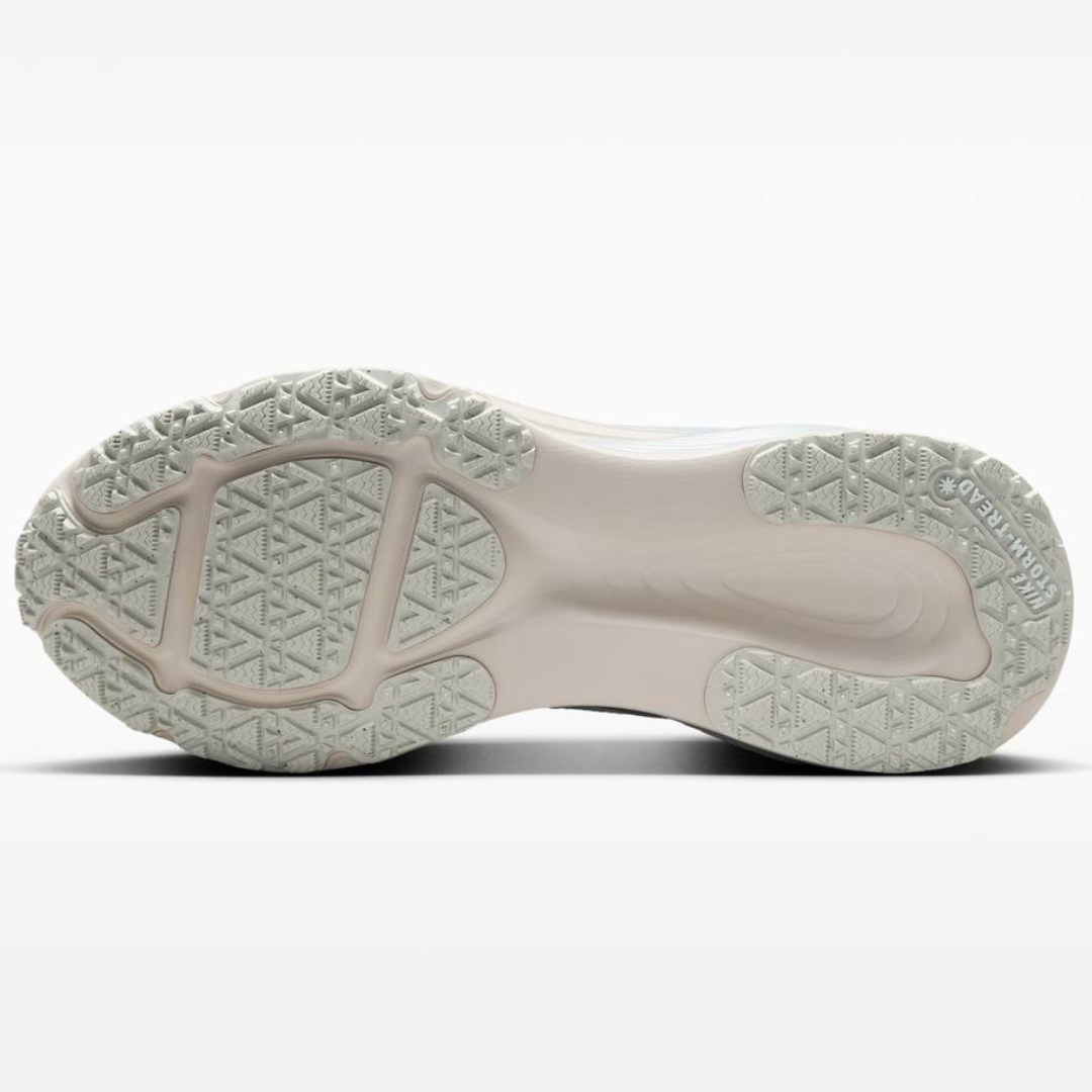 Nike Vomero 18™ – Édition Gris Métallisé