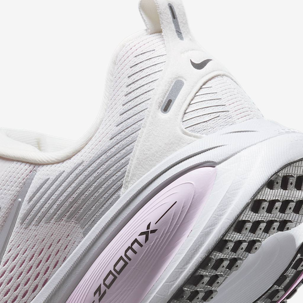 Nike Vomero 18™ – Gris acier/Rose tendre