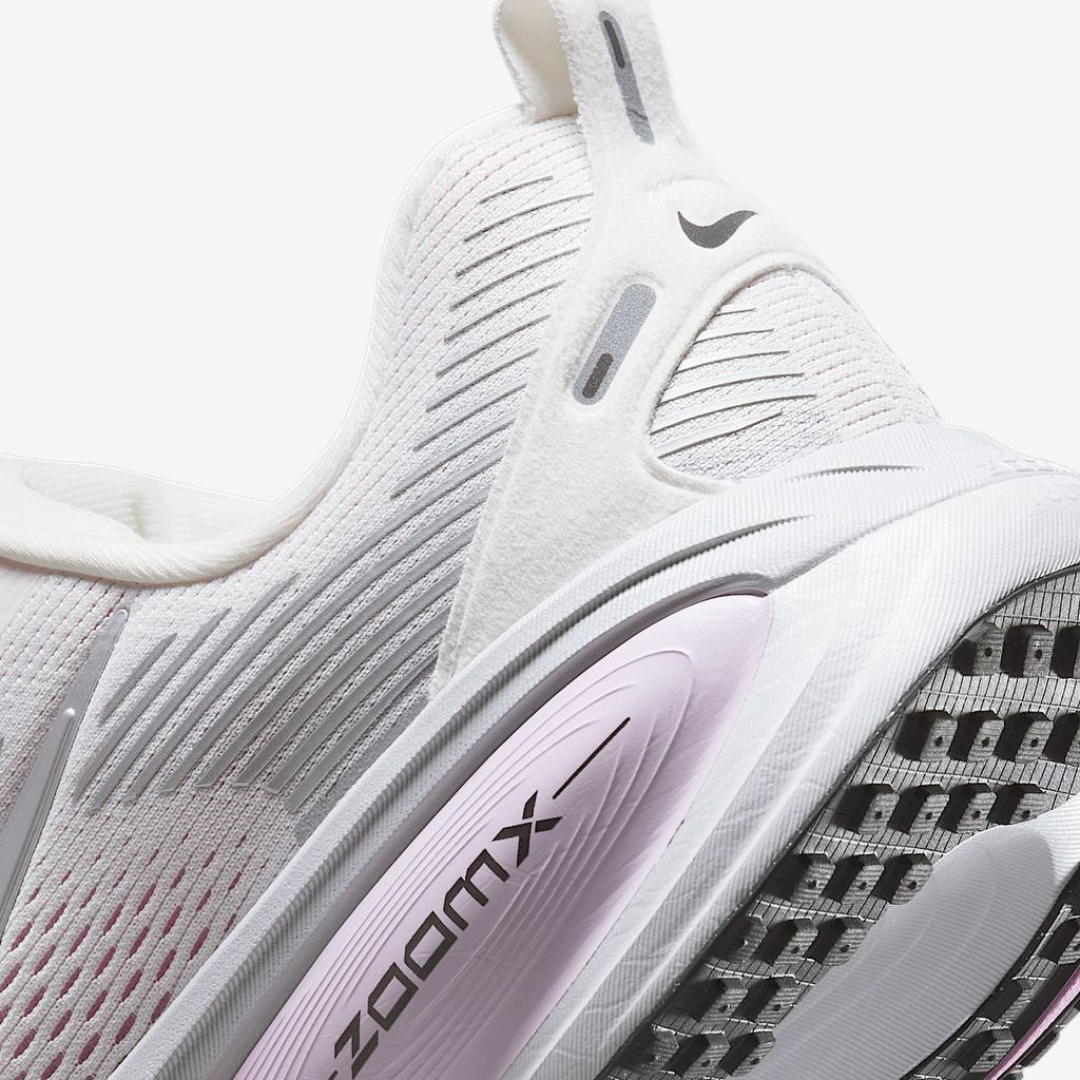 Nike Vomero 18™ – Gris acier/Rose tendre