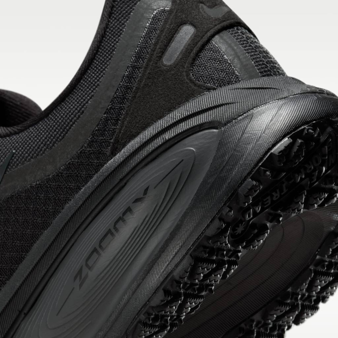 Nike Vomero 18™ – Édition Triple Noir