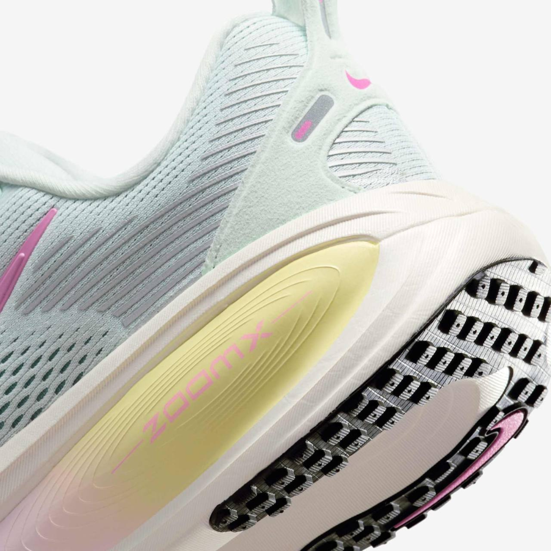 Nike Vomero 18™ – Vert Aqua avec Rose Pulse