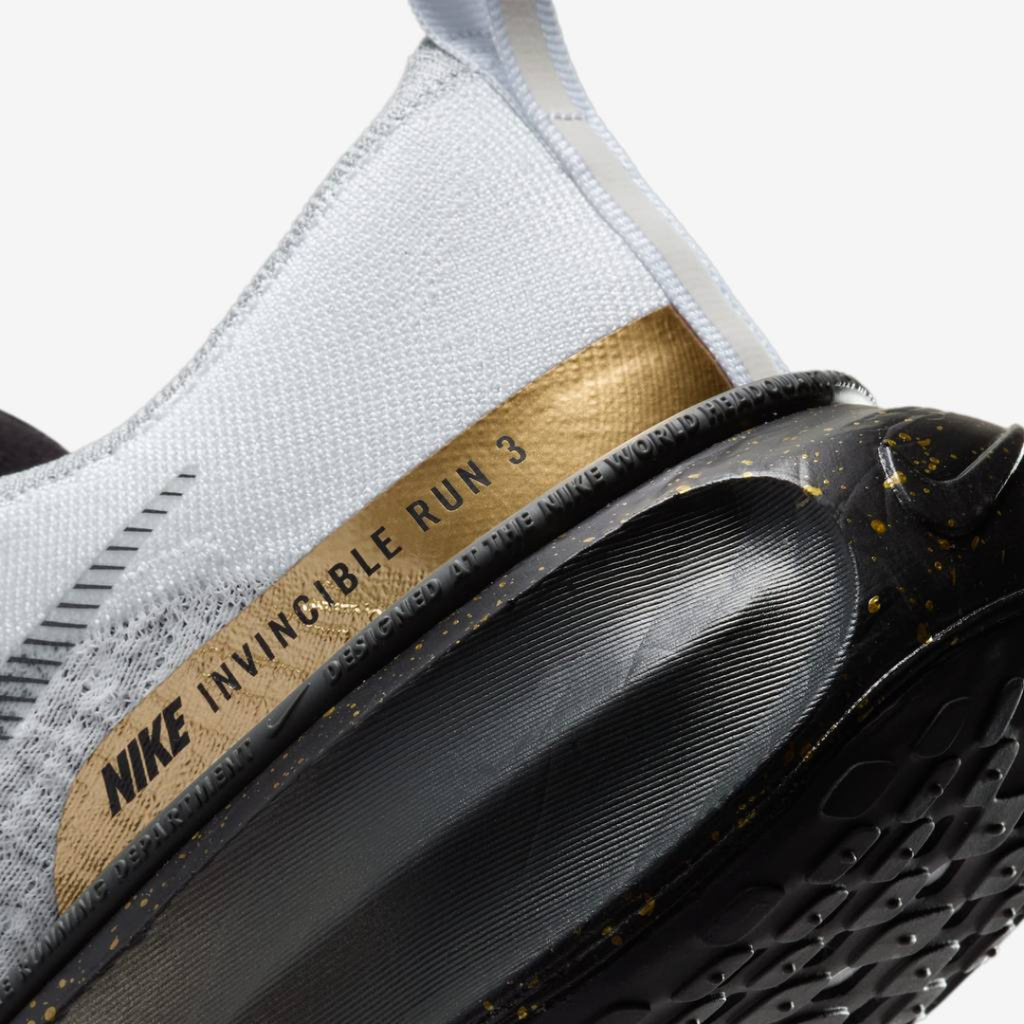 Nike ZoomX Invincible Run 3™ – Gris Acier/Or Noir