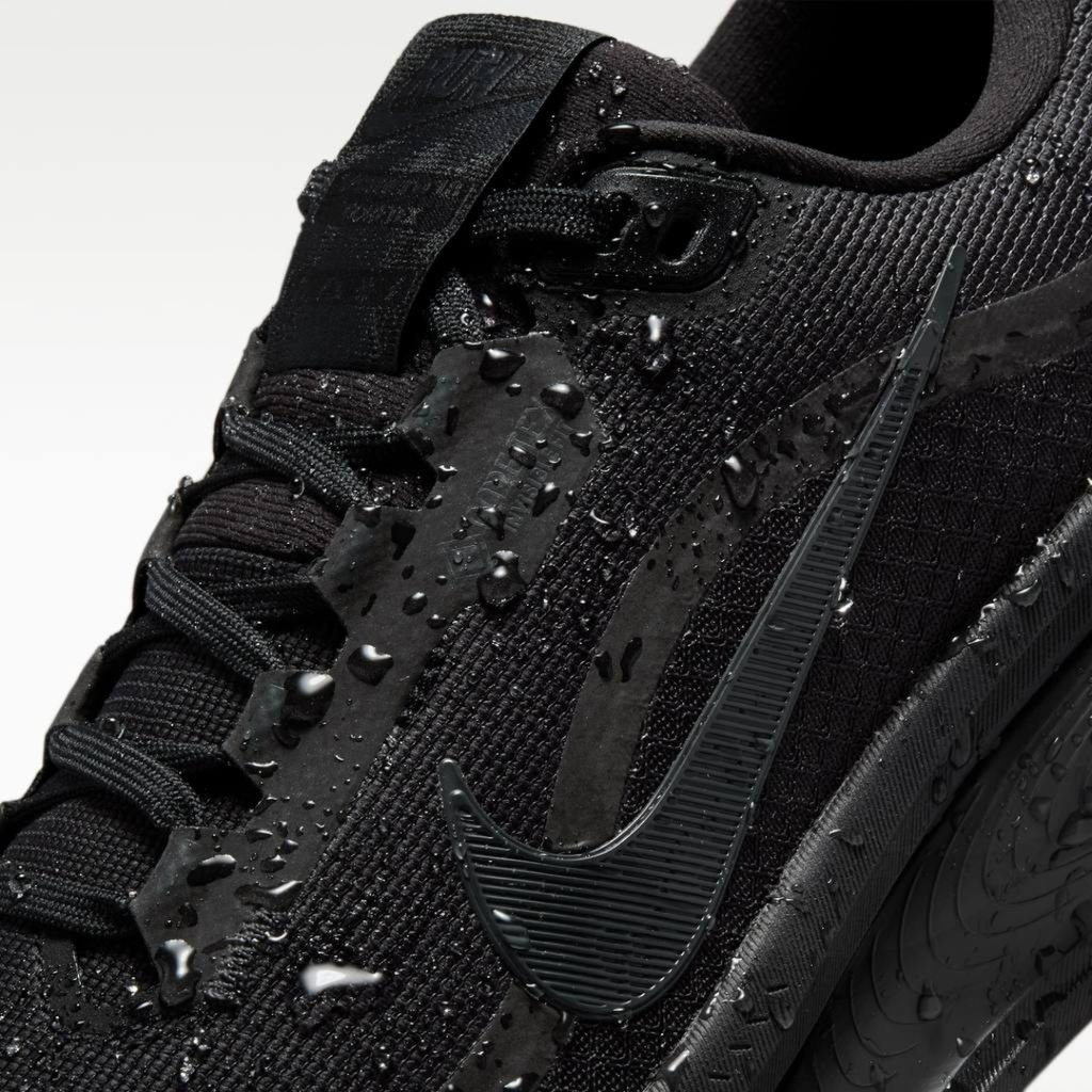Nike Vomero 18™ – Édition Triple Noir