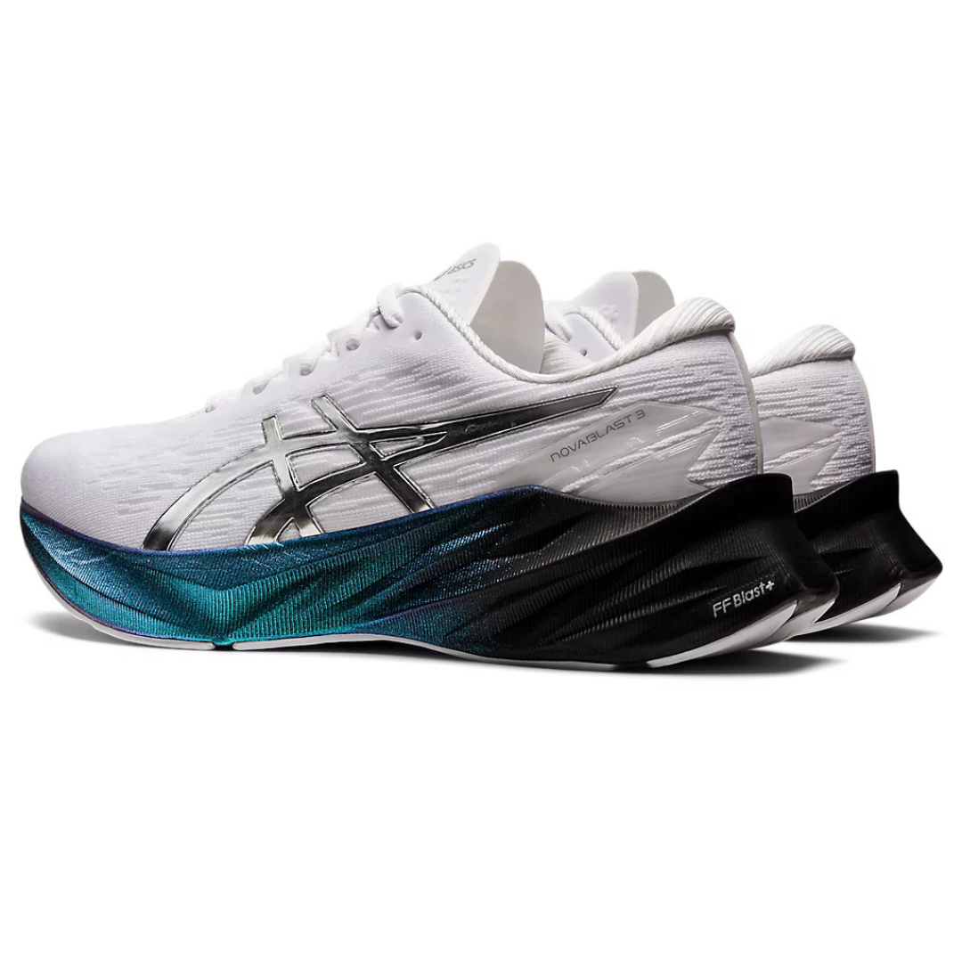 Asics Novablast 3™ – Blanc Bleu