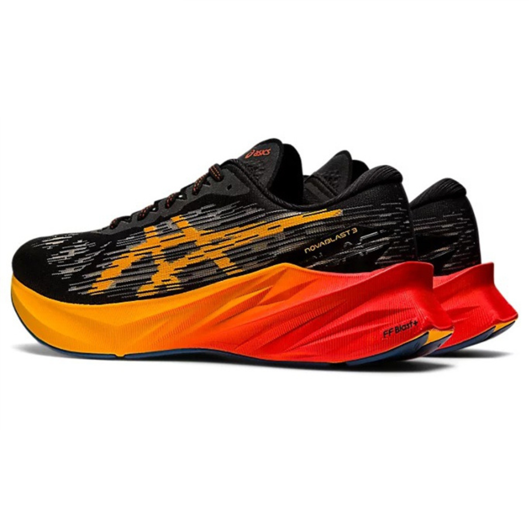 Asics Novablast 3™ – Noir avec Rouge et Orange