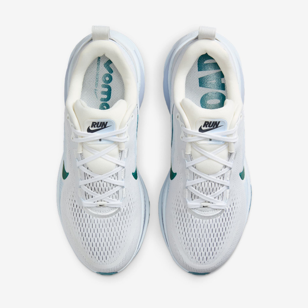 Nike Vomero 18™ – White Glow c/ Green Strike