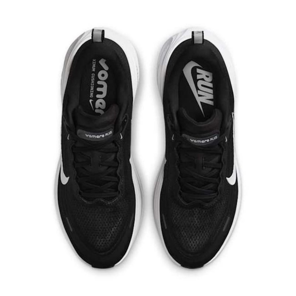 Nike Vomero Plus™ – Ombre noire et nuage blanc