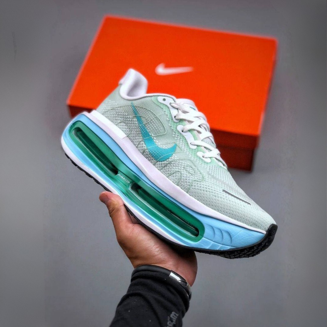 Nike Vomero Premium™ – Green Surge et Ocean Blue