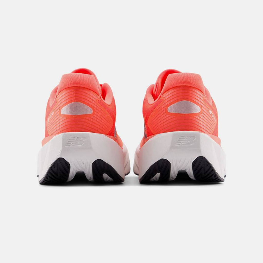 New Balance FuelCell Rebel V5™ – Corail néon