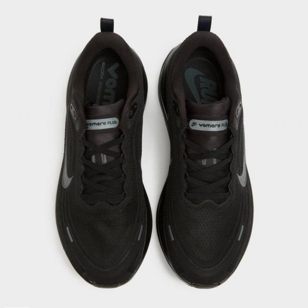 Nike Vomero Plus™ – Édition Triple Black