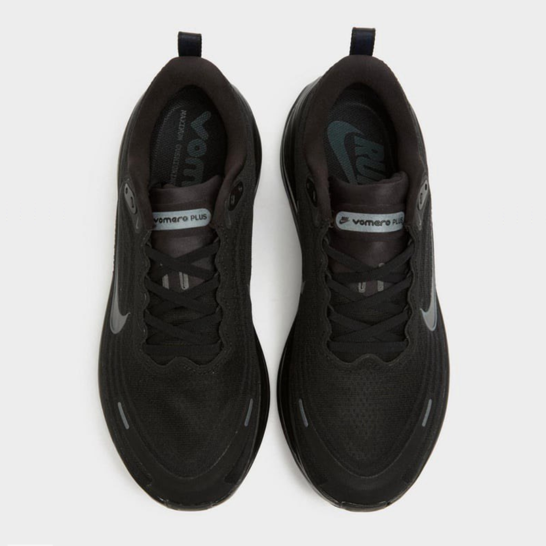 Nike Vomero Plus™ – Édition Triple Black