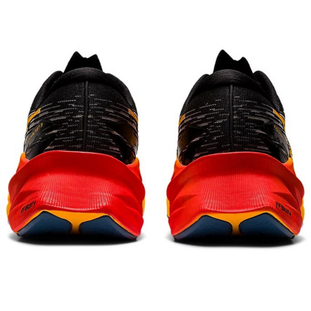 Asics Novablast 3™ – Noir avec Rouge et Orange