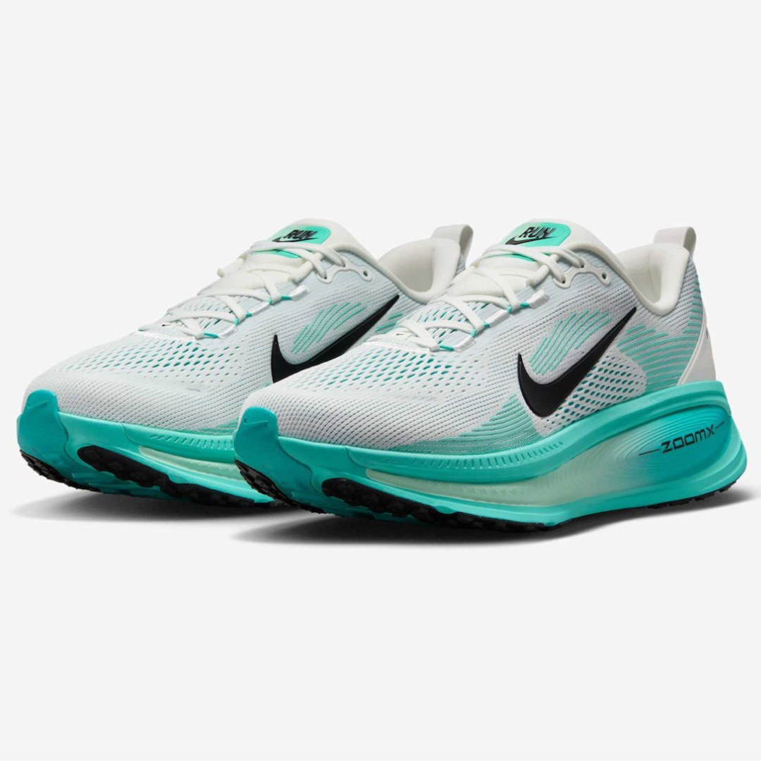 Nike Vomero 18™ – White Glow avec Dusty Cactus