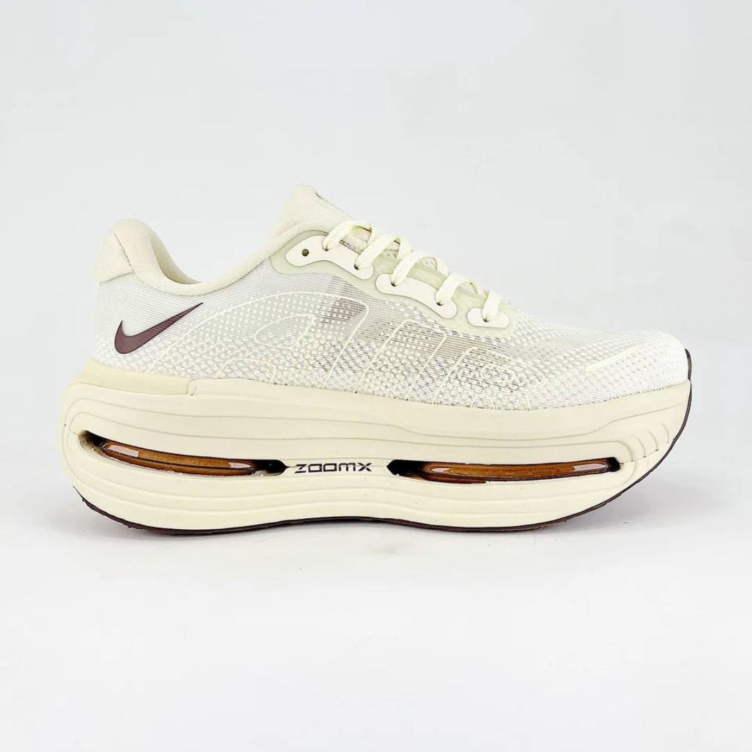 Nike Vomero Premium™ – Sable du désert avec Brun terre