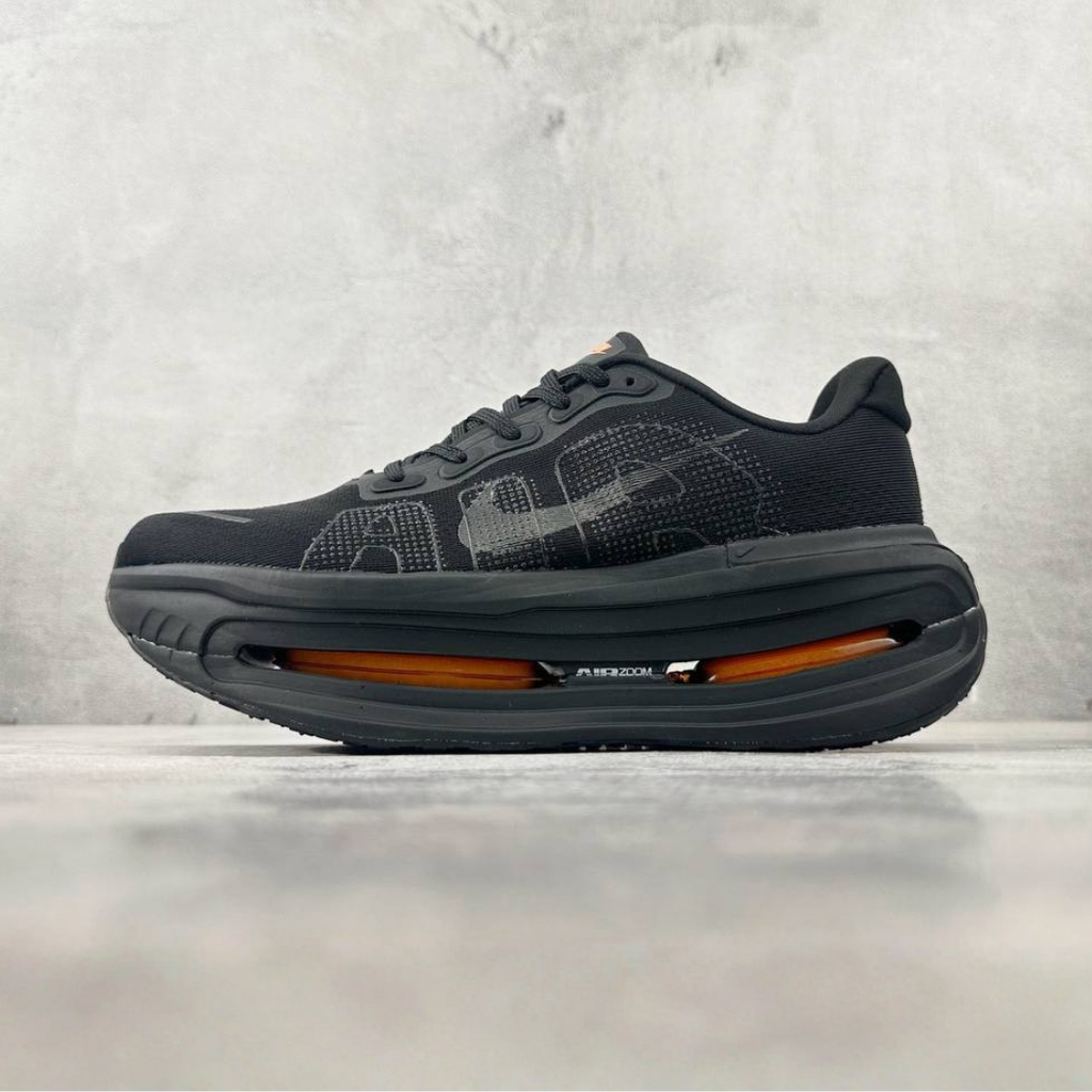 Nike Vomero Premium™ – Black Shadow avec Sunset Orange