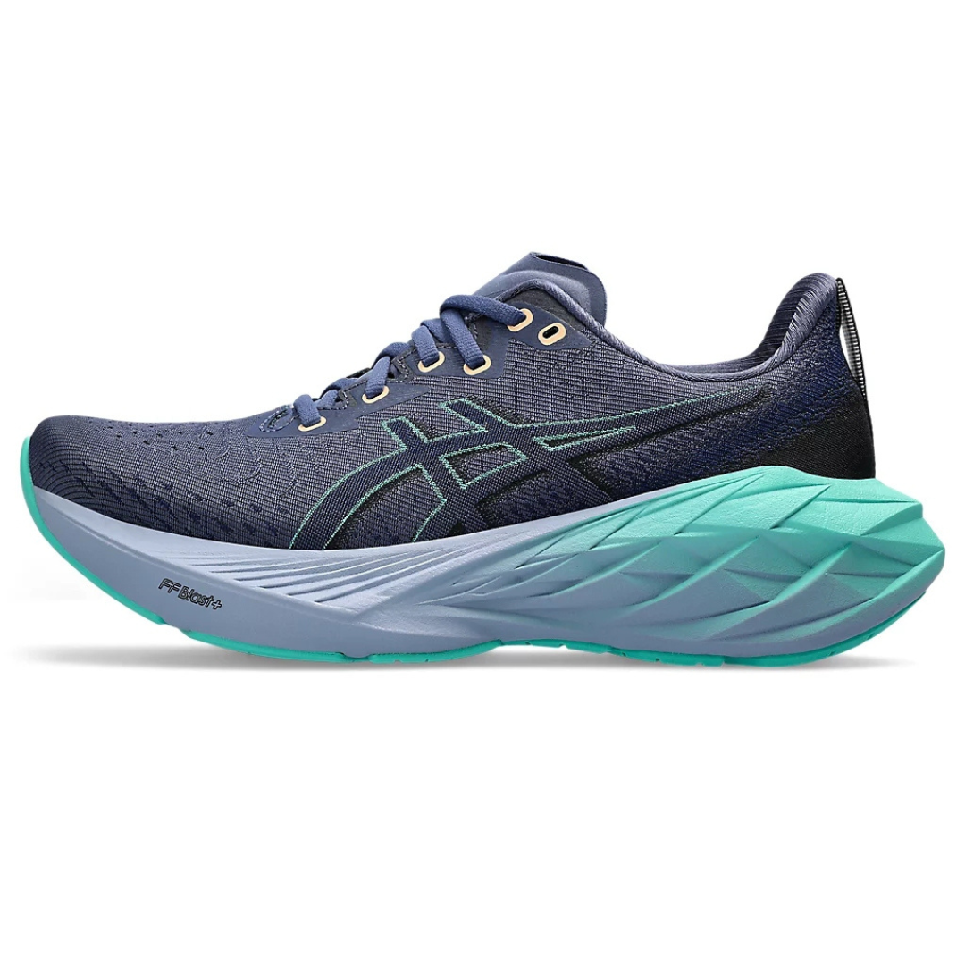 Asics Novablast 4™ – Bleu marine avec vert et bleu