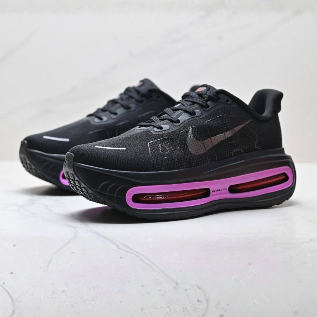 Nike Vomero Premium™ – Noir Shadow c/ Violet Pulse