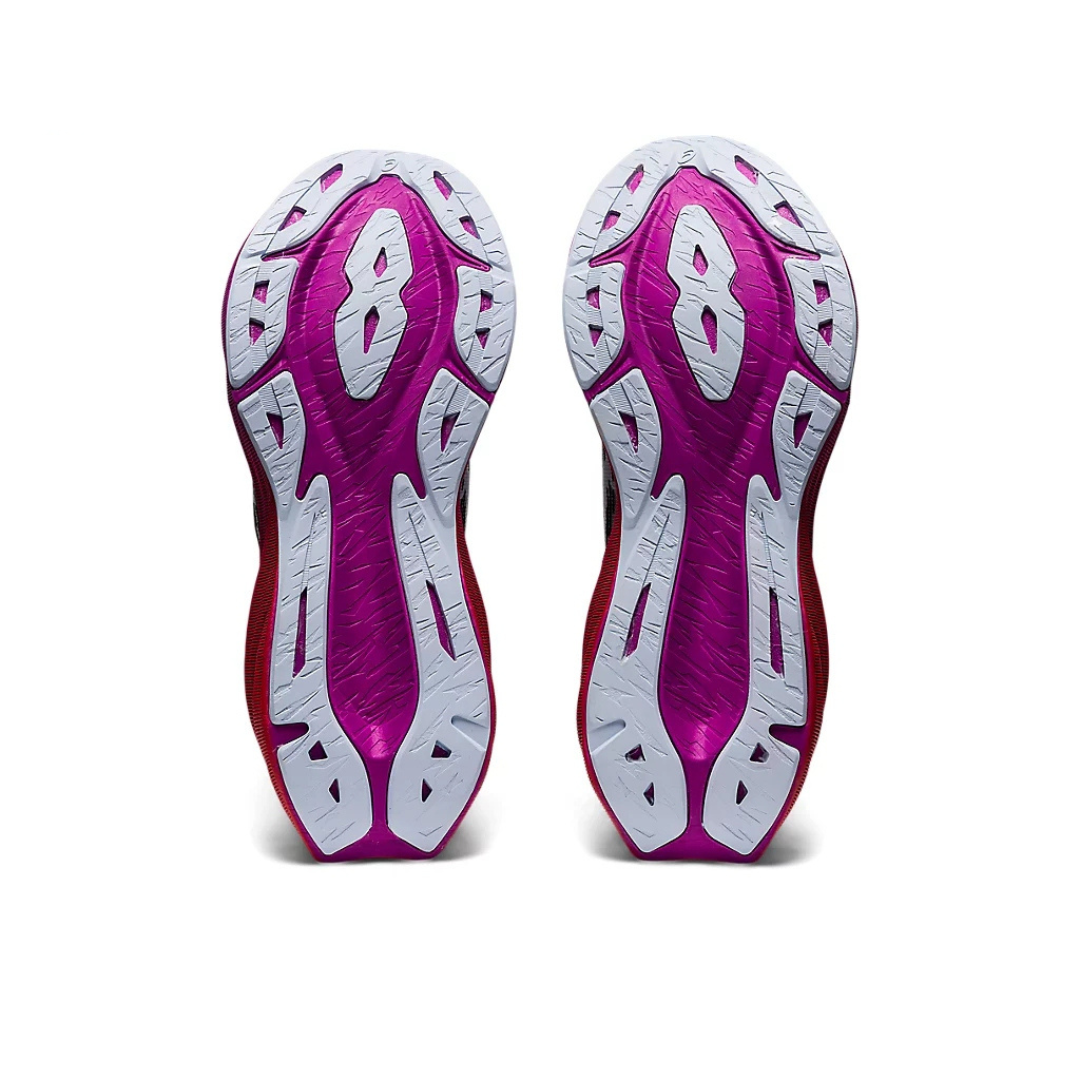 Asics Novablast 3™ – Noir avec Violet et Rouge