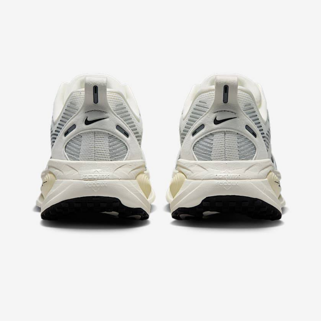 Nike Vomero 18™ – Édition Triple Noir