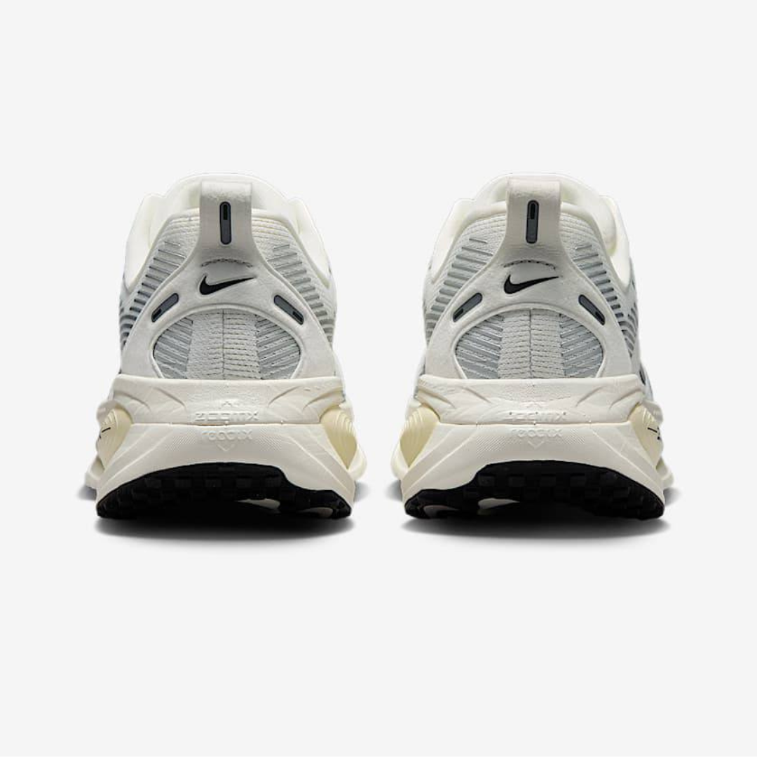 Nike Vomero 18™ – Édition Triple Noir