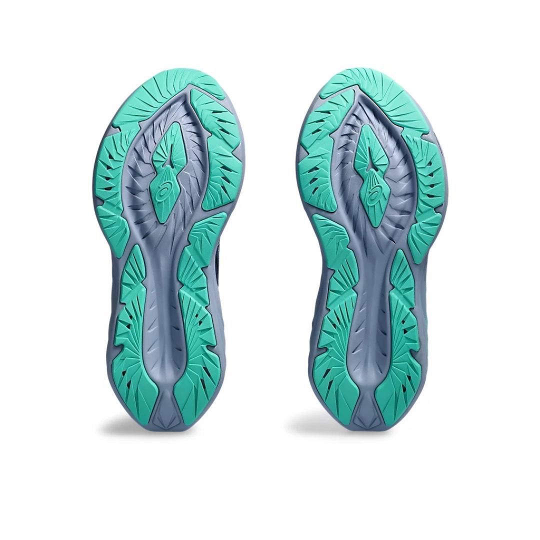 Asics Novablast 4™ – Bleu marine avec vert et bleu
