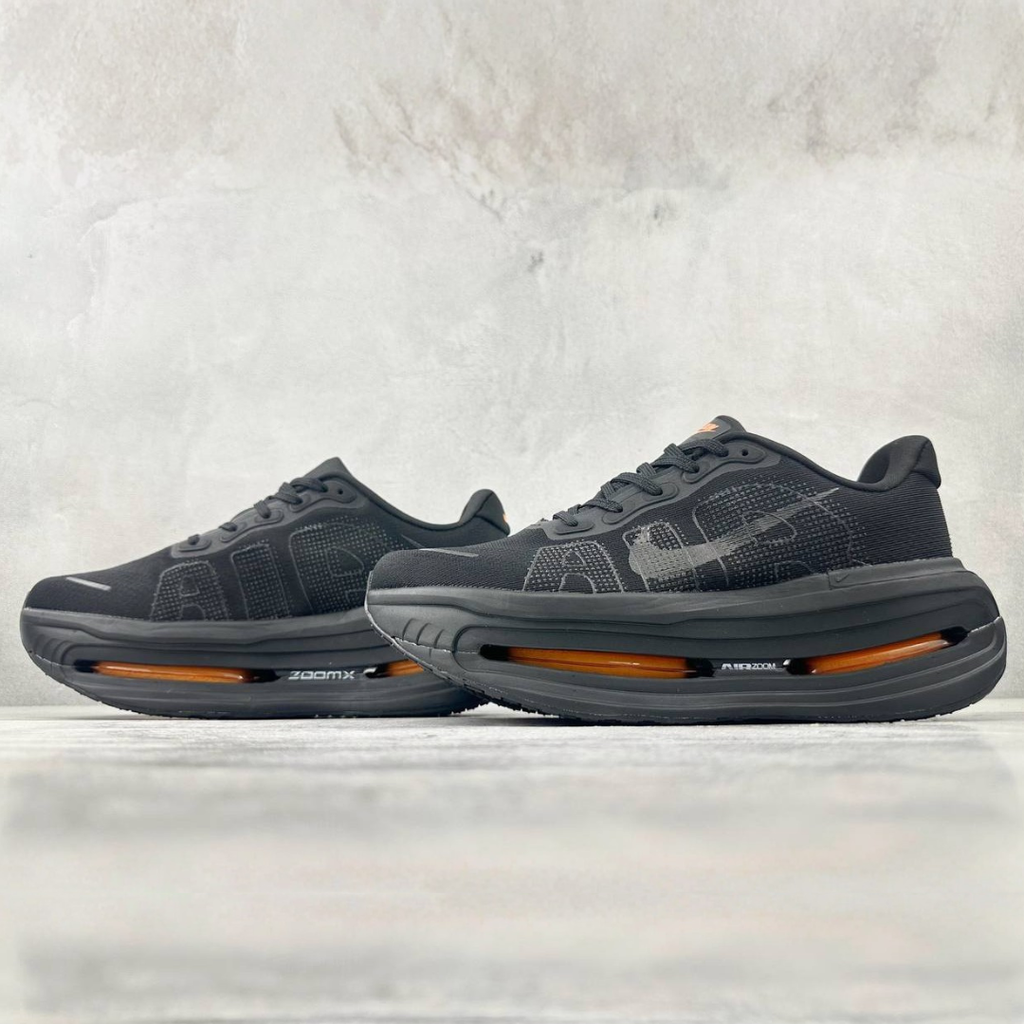 Nike Vomero Premium™ – Black Shadow avec Sunset Orange