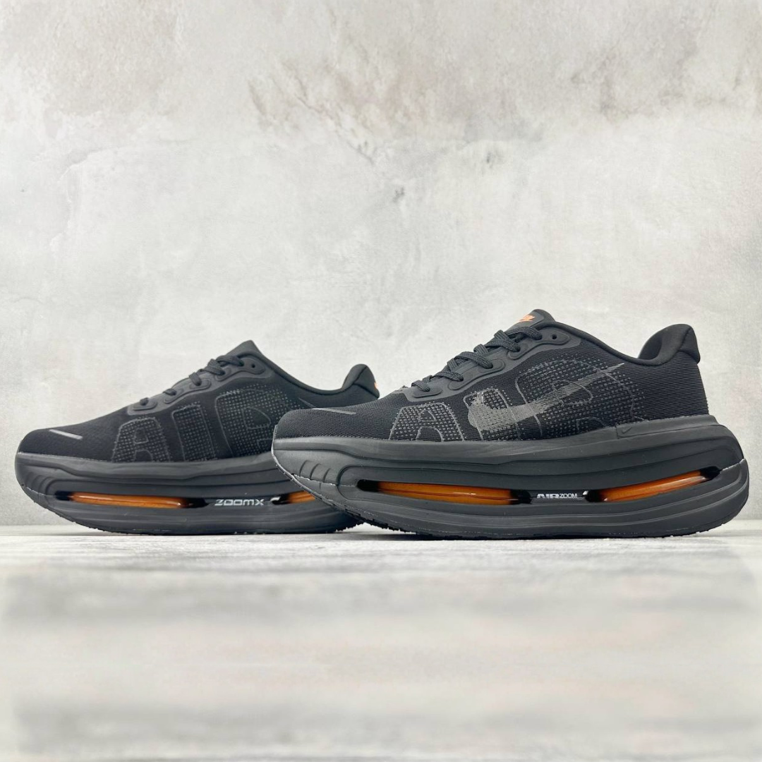 Nike Vomero Premium™ – Black Shadow avec Sunset Orange