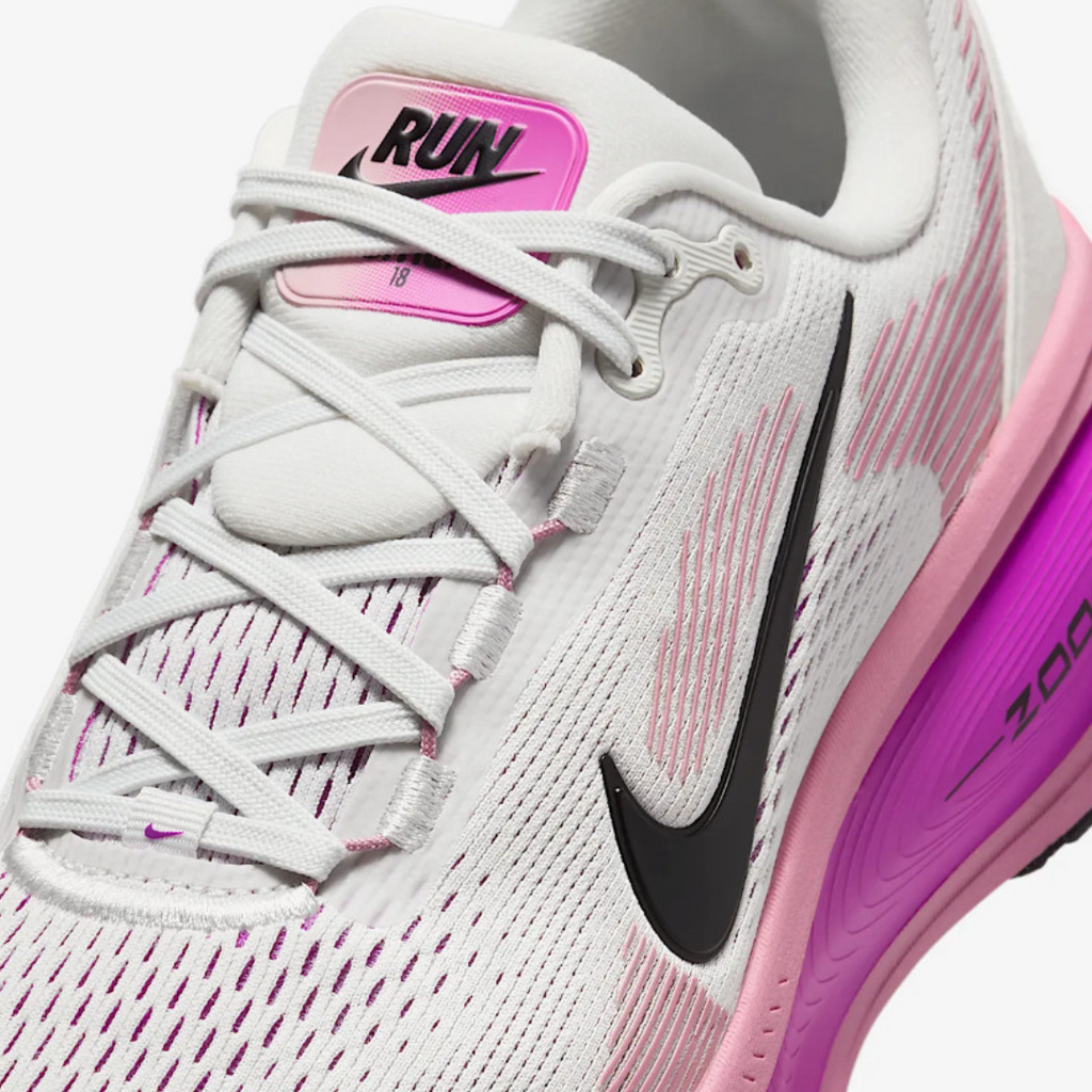 Nike Vomero 18™ – Blanc lumineux/Violet vif